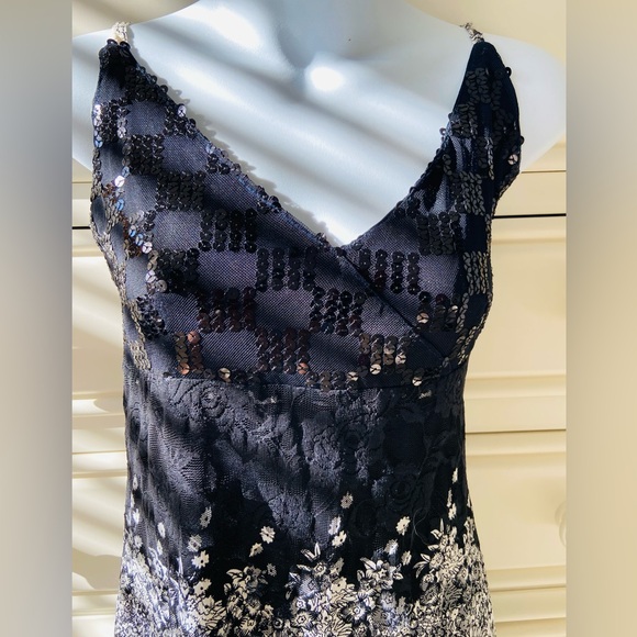 My Vegas dress! Sequined and flirty with several layers of tulle- bodycon - Picture 2 of 6